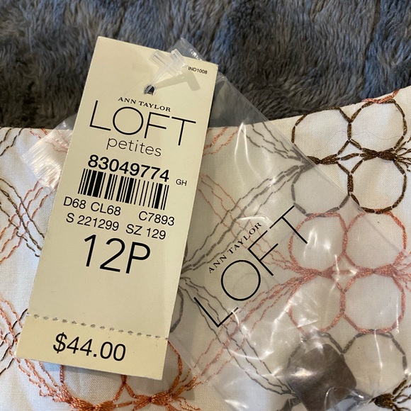 Ann Taylor Loft top.  Beautiful brown and Coral - Picture 3 of 5